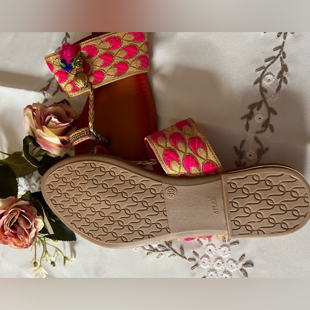 KOLHAPURIS Indian Sandals - Picture 5 of 7